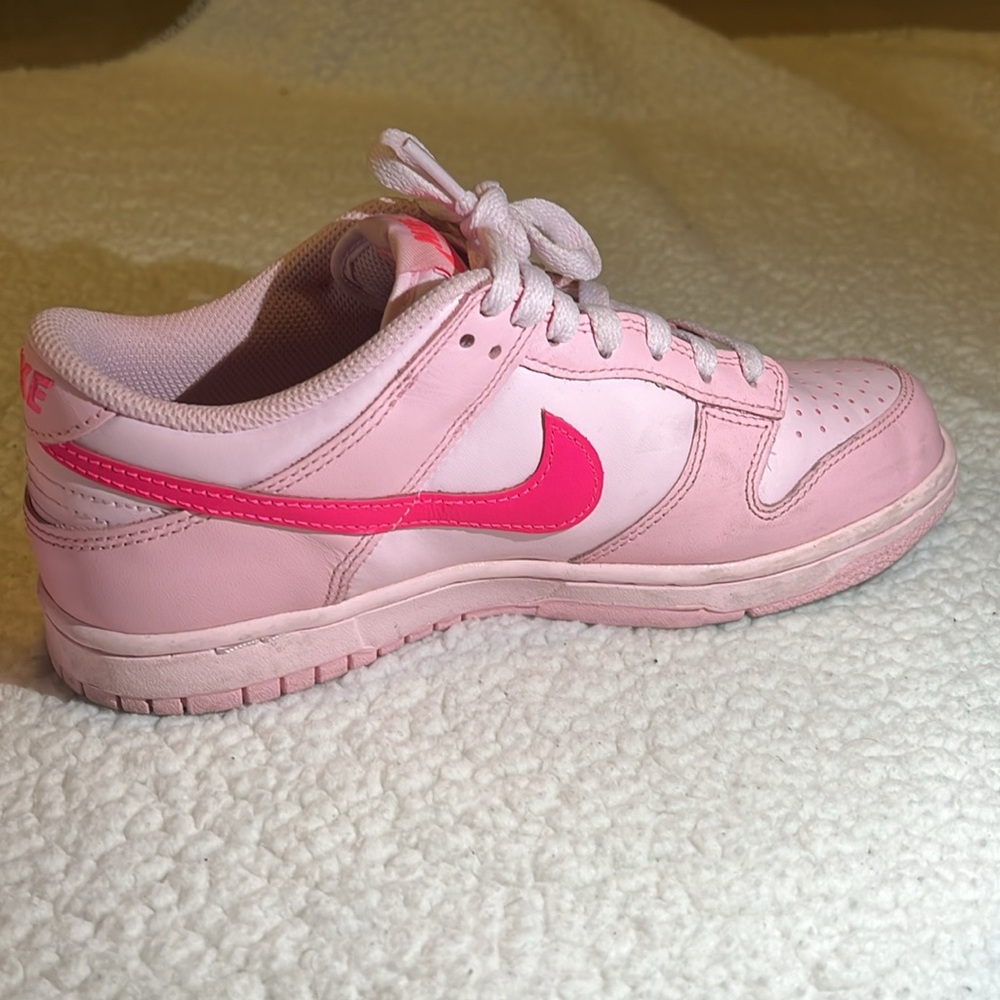 Pink Nike dunks - Picture 5 of 6